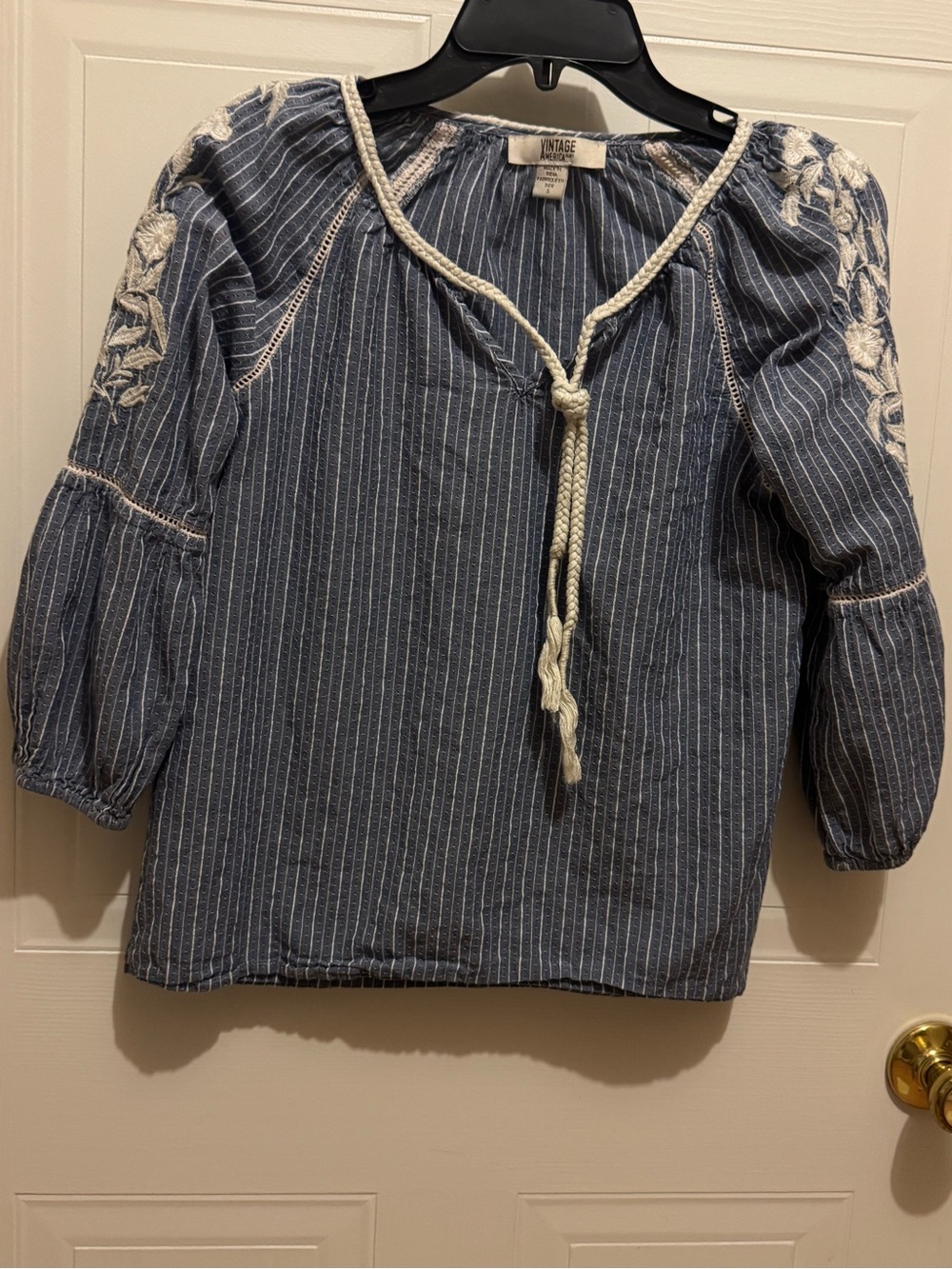 Vintage America Sz S Denim Blue Top W/Cream Embroidery and Trim VGUC 😊😊